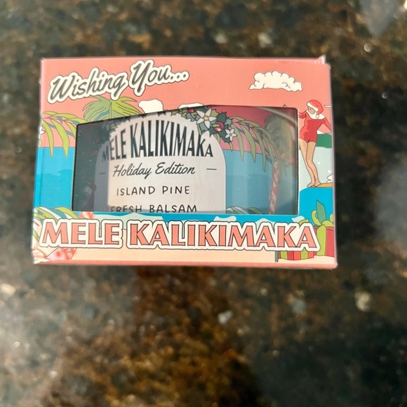 Postcards Scented Christmas Candle Mele Kalikimaka Holiday Edition new in box - Picture 1 of 7